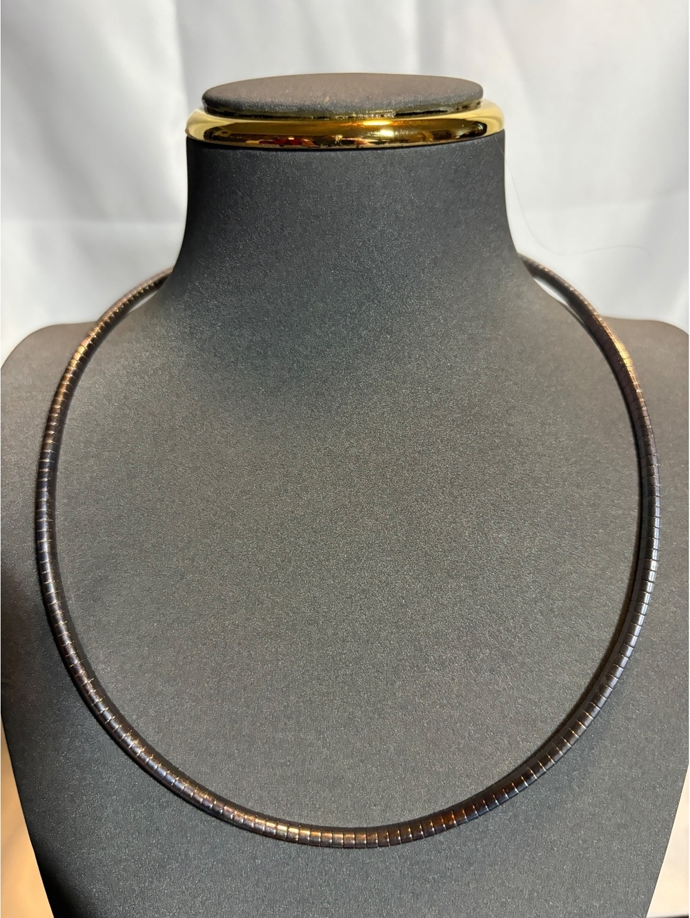 Brown omega necklace